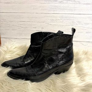 Women’ Black Boots Size 10